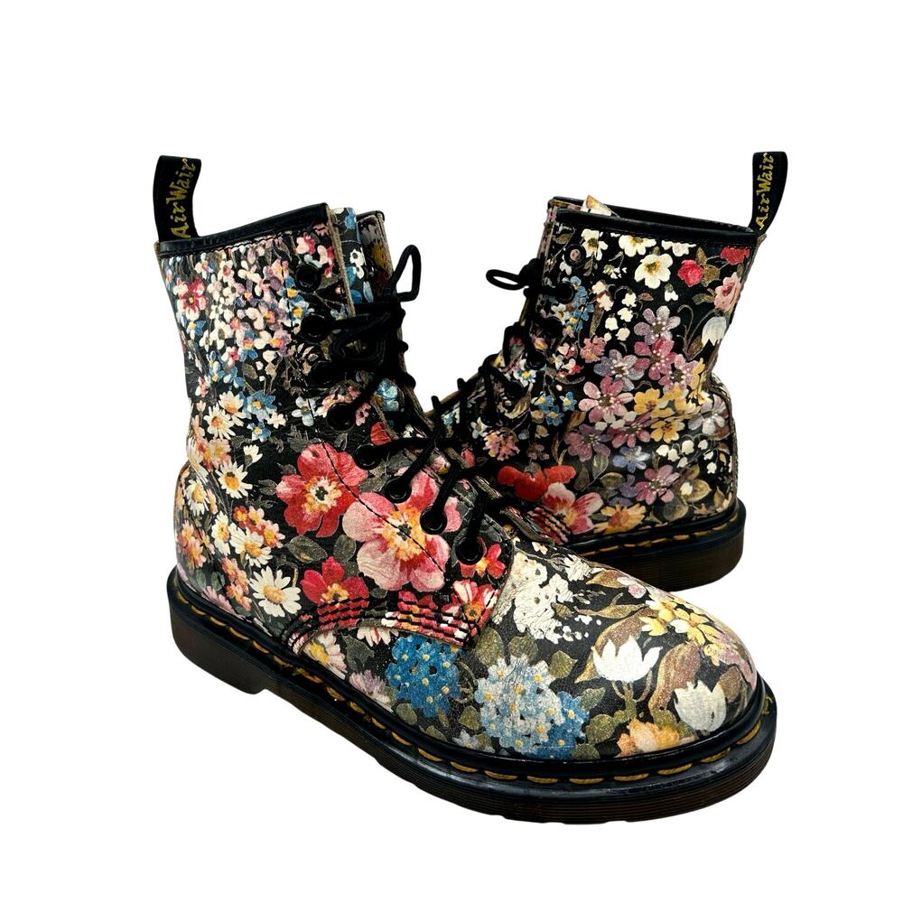 DR. MARTENS SIENNA MILLER VINTAGE MADE IN ENGLAND FLORAL LACE UP COMBAT BOOTS 7